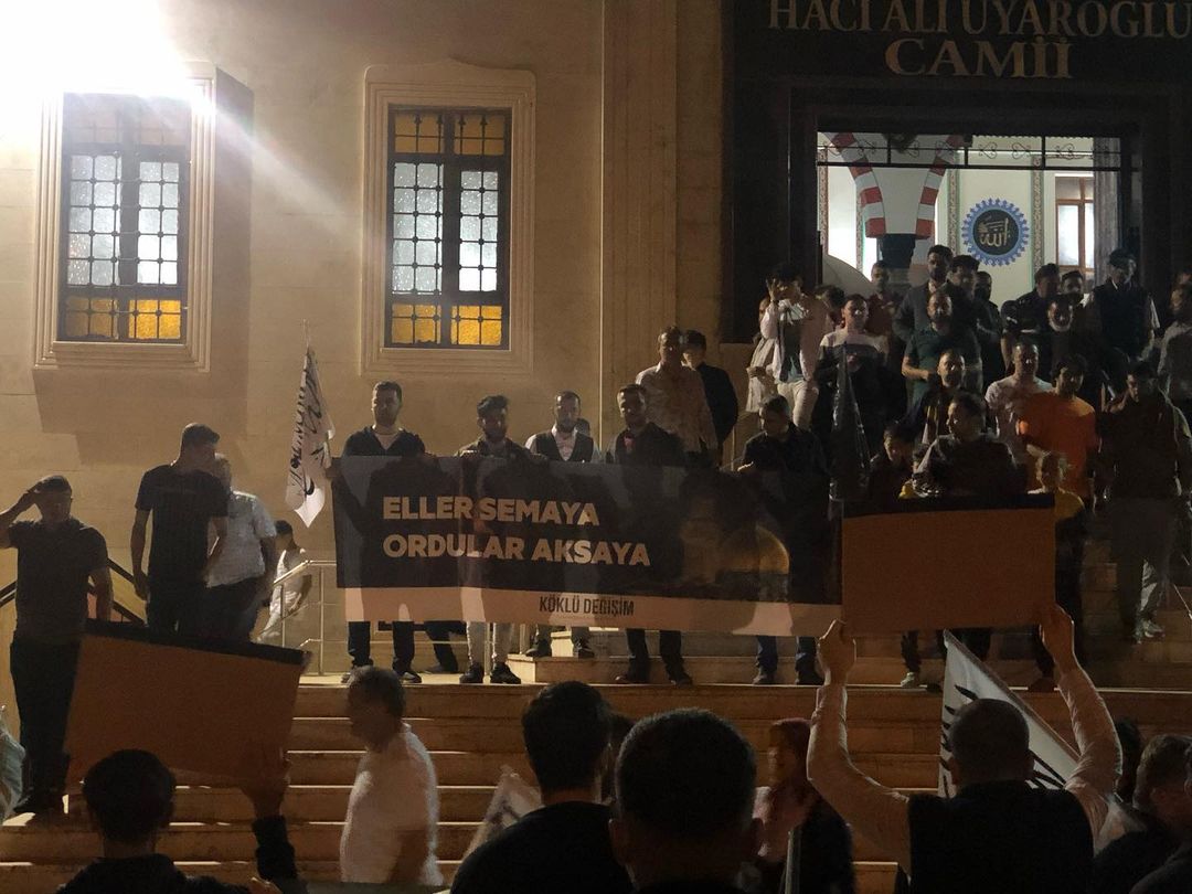 Click to enlarge image Antalya_TR_AKSA_Protest_2022_04_Pics_1.jpg