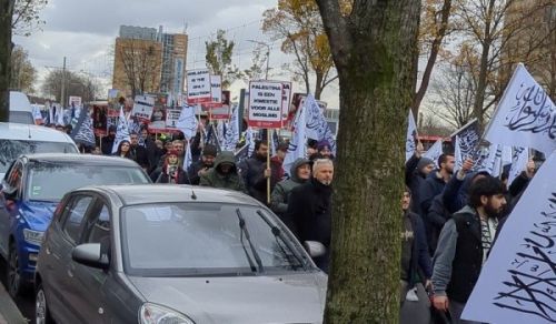 Hizb ut Tahrir / The Netherlands: A March in The Hague to Mobilize Muslim Armies to Support Gaza!