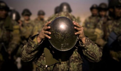 Une armée musulmane évite le besoin de présenter des condoléances, en vainquant l’ennemi monstrueux!