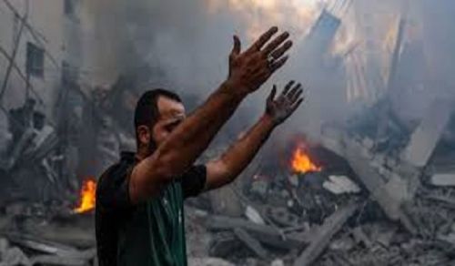 Ô Musulmans : Vous voyez les crimes des Juifs au point de passage de Rafah, à Gaza et dans toute la Palestine; Les dirigeants ne mobilisent pas d&#039;armée pour les soutenir, mais ignorent leurs lignes rouges!