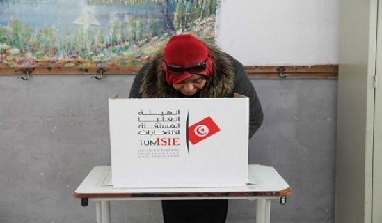Die Muslime sind zur Implementierung der Gesetze Allahs (t) verpflichtet  Sie dürfen sich nicht von Wahlen in die Irre führen lassen, welche die Kolonialherrschaft, die über uns angewandt wird, weiter festigen