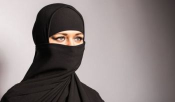 Die Bedeutung von „at-tabarruǧ“ (Das zur Schau stellen der Reize der Frau)