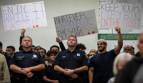Waislamu wa Dearborn, Michigan Wasimama Imara kwa ajili ya Ulinzi wa Watoto Wetu  Uislamu dhidi ya Ajenda ya Kisekula ya LGBTQ