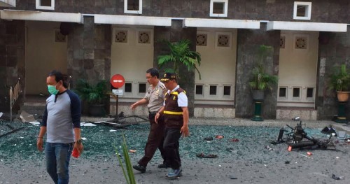 SURABAYA’DAKİ 3 KİLİSEYE DÜZENLENEN BOMBALI SALDIRI HAKKINDA