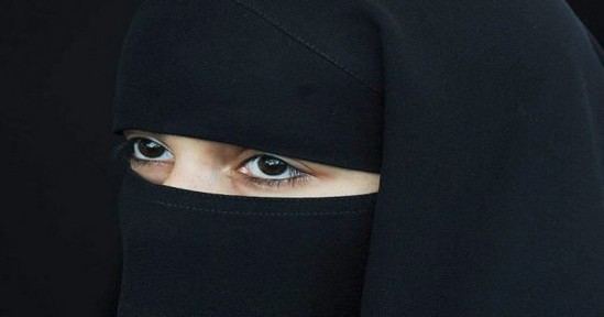 Danimarka’nın Peçe Yasağı Haçlı Seferi Devam Ediyor