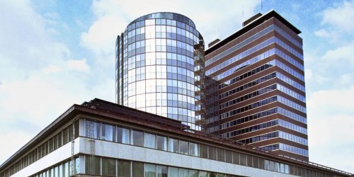 Hükümet Müslümanları Finansal Olarak Engellemek İçin Şimdi de Bankaları Kullanıyor