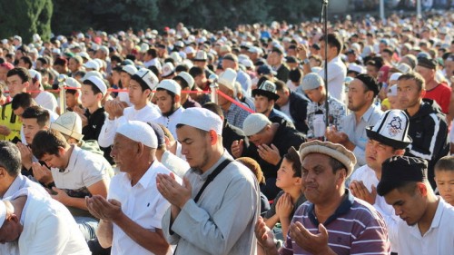 Kırgızistan İslam Karşıtı Bir Yasa Tasarısını Geçirmek İstiyor!