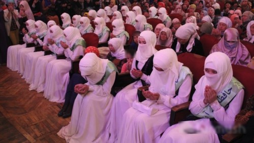 Kırgızistan’da Peçe Yasağı, İslami Kimliğin Yükselişini Bastırmaya Yönelik Beyhude Bir Çabadır