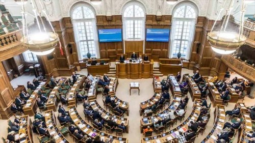Danimarka Hükümeti İslamofobik Politikalarını Kamufle Etmek İçin ‘Kadın Haklarını’ Kullanmaya Devam Ediyor