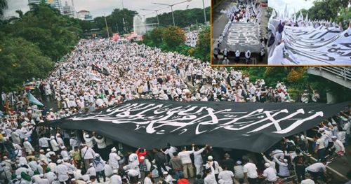 “Hilafet İslami Bir Farzdır, Ümmetin Kalkınmasının Metodudur” Başlıklı Rasûlullah SallAllahu Aleyhi ve Sellem’in Bayrak ve Sancak Yürüyüşü