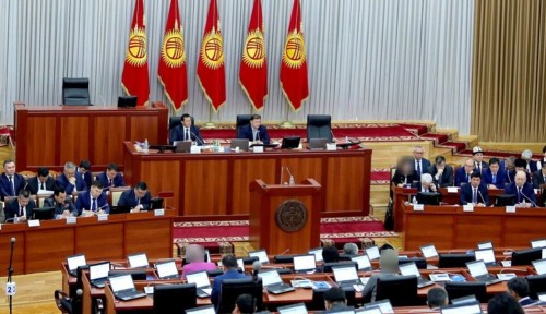 Kırgızistan Parlamentosunda “Din” İle İlgili Yasa Tasarısı Görüşülmekte