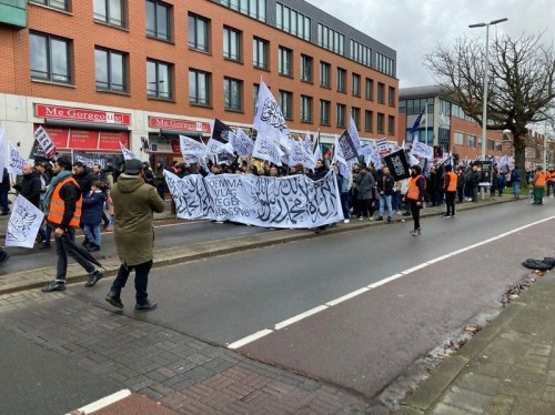 Hollanda: Gazze&#039;ye Destek İçin Müslüman Orduları Harekete Geçirmek Üzere Lahey&#039;de Yürüyüş!